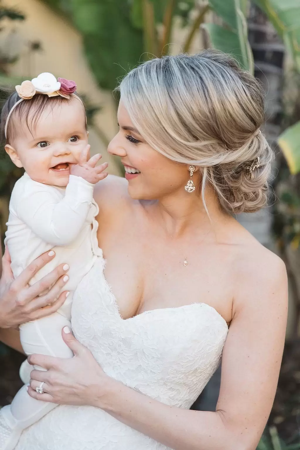 Bachelorette Ali Fedotowsky and Kevin Manno Wedding with daughter Molly