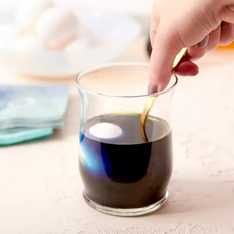 How to dye an Easter egg