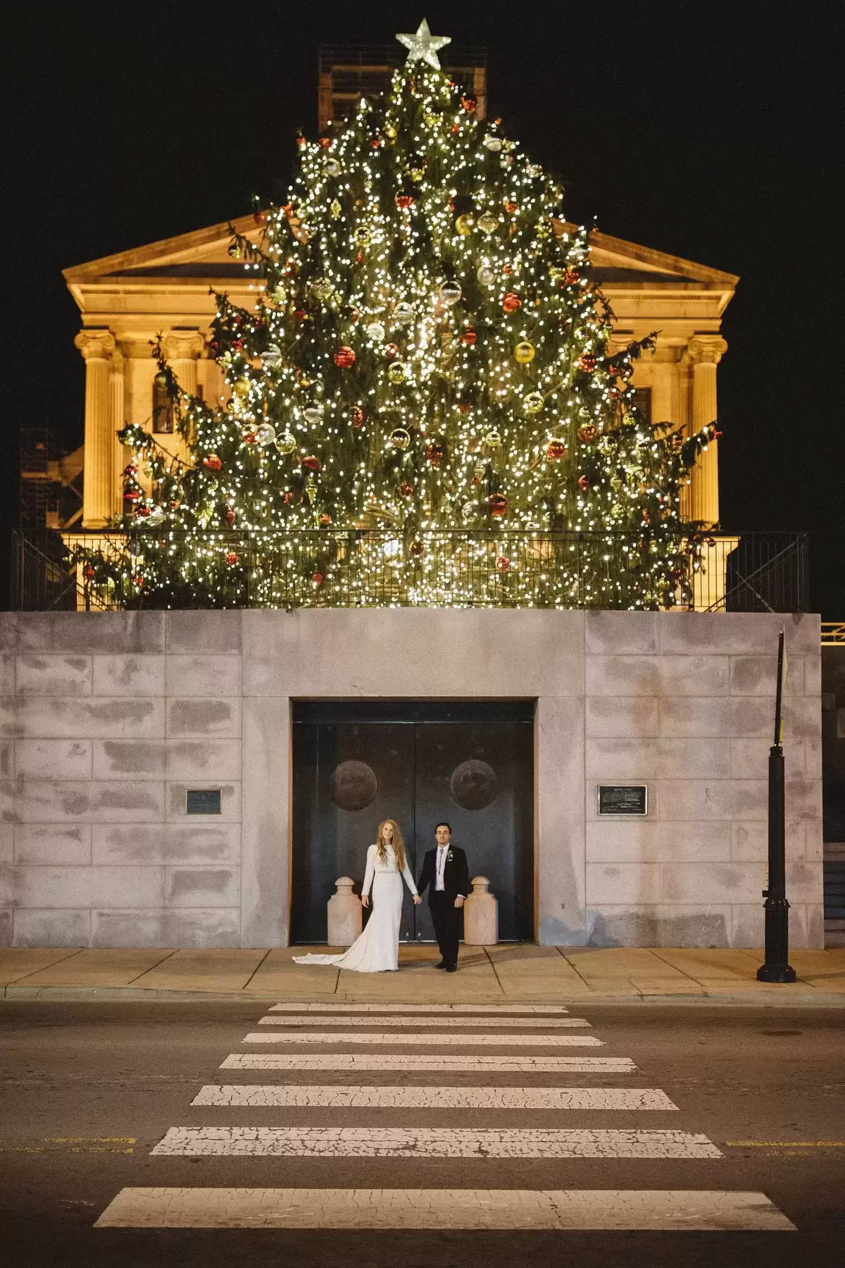 urban wedding photoshoot at christmas