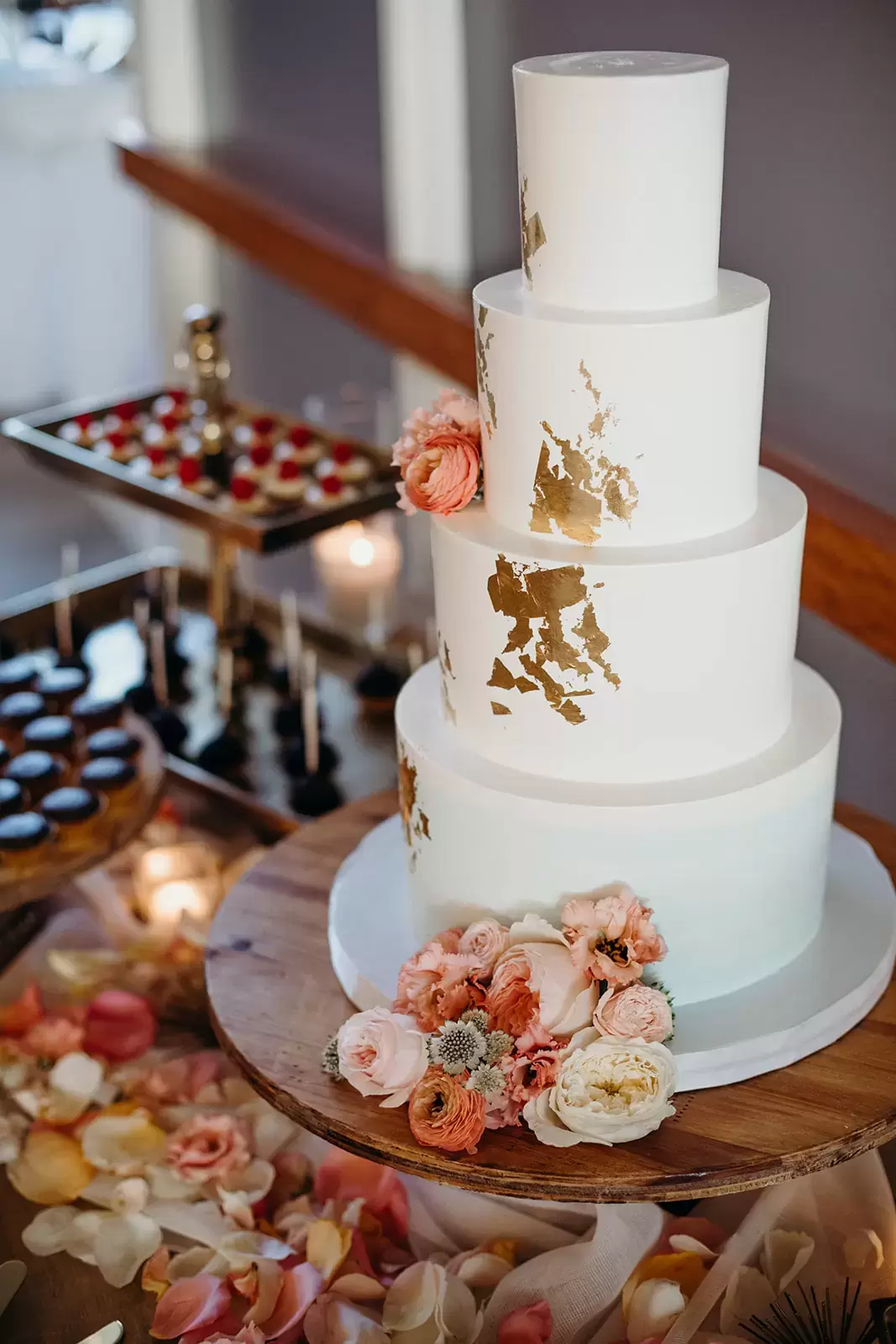 white and gold wedding cake