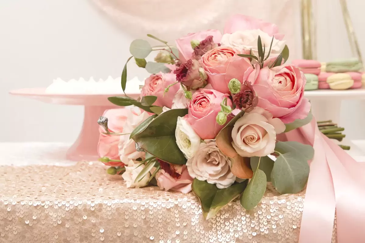 align your personalized wedding accessories with your flower arrangements with FYP