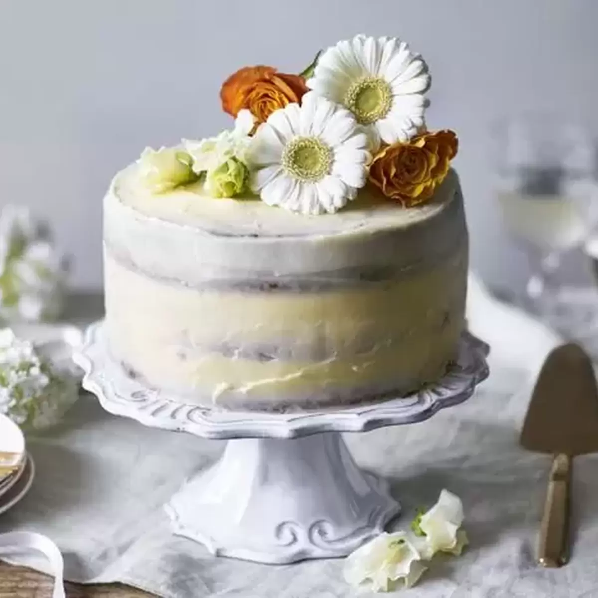 lemon elderflower cake inspired by royal wedding via BBC